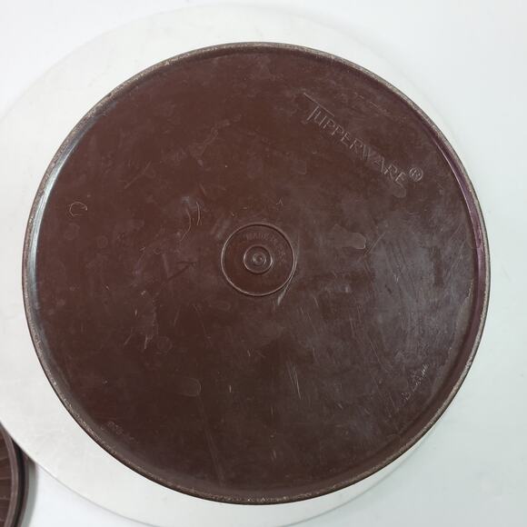 Vintage Tupperware Brown Mushroom Servalier w/ Lid 805-12 - Picture 7 of 9